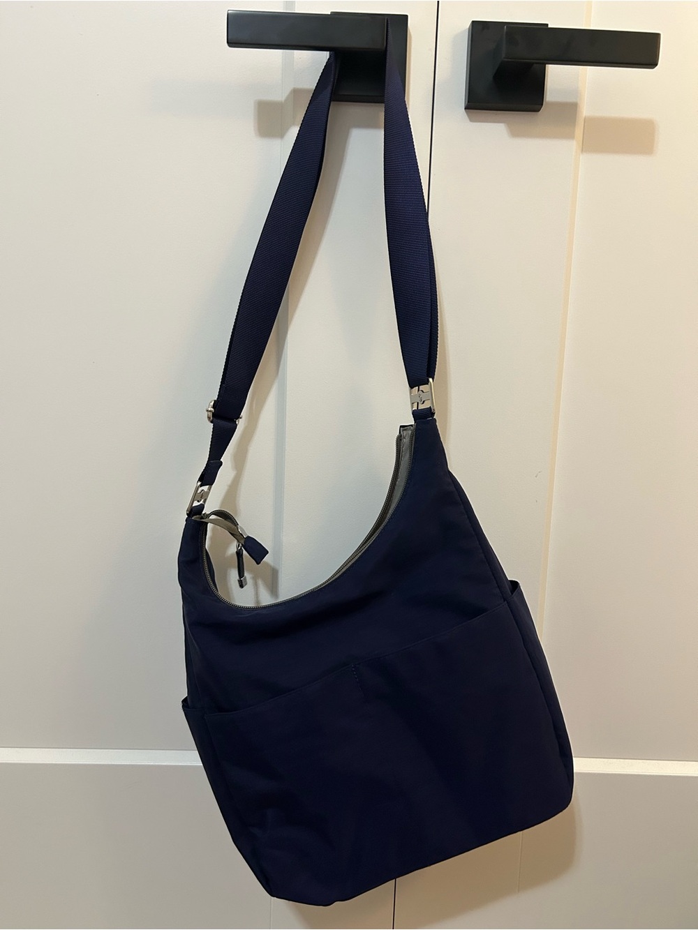 Baggallini Cross Body Purse - Picture 3 of 4